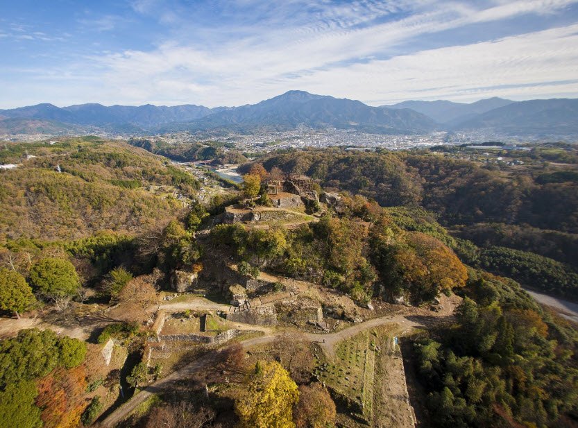 Nirengi Castle Ruins, Japan